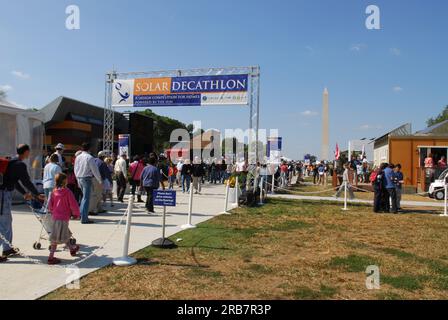 Solar-Decathlon-Gehäuse-Displays - vom Designwettbewerb für von der Sonne angetriebene Häuser - auf der National Mall, Washington, D.C. Stockfoto