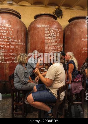 Morales Tapas Bar, Sevilla, Spanien Stockfoto