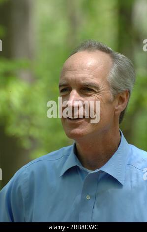 Nahaufnahmen von Sekretär Dirk Kempthorne während der Aufnahme von Zugvögeln Stockfoto