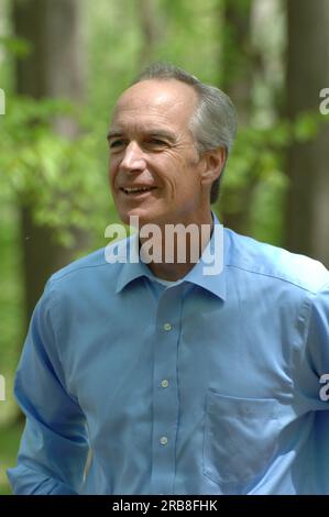 Nahaufnahmen von Sekretär Dirk Kempthorne während der Aufnahme von Zugvögeln Stockfoto