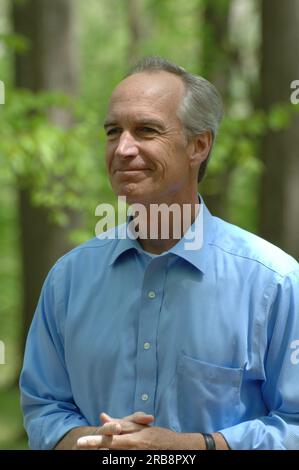 Nahaufnahmen von Sekretär Dirk Kempthorne während der Aufnahme von Zugvögeln Stockfoto