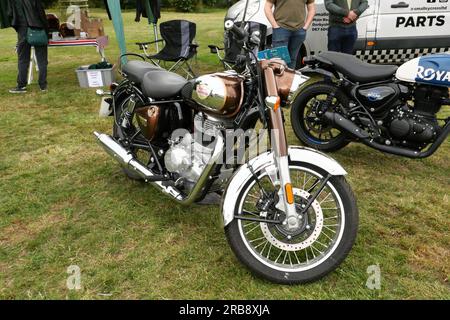 Royal Enfield 350 bei Markeaton Car Show, Derby, 2023 Stockfoto