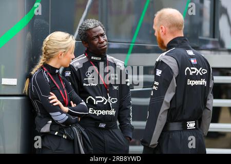 Silverstone, Großbritannien. 8. Juli 2023. APEX GP Fictional Team (Apple Movie).während DER FORMEL 1 ARAMCO BRITISH GRAND PRIX 2023 - jUL7-9 Silverstone, Großbritannien (Kreditbild: © Alessio De Marco/ZUMA Press Wire) NUR REDAKTIONELLE VERWENDUNG! Nicht für den kommerziellen GEBRAUCH! Stockfoto