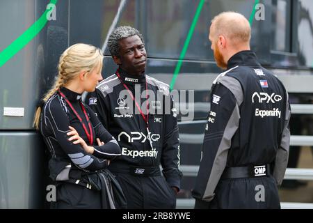 Silverstone, Großbritannien. 8. Juli 2023. APEX GP Fictional Team (Apple Movie).während DER FORMEL 1 ARAMCO BRITISH GRAND PRIX 2023 - jUL7-9 Silverstone, Großbritannien (Kreditbild: © Alessio De Marco/ZUMA Press Wire) NUR REDAKTIONELLE VERWENDUNG! Nicht für den kommerziellen GEBRAUCH! Stockfoto