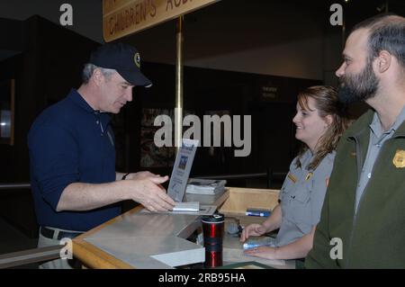 Besuch von Minister Dirk Kempthorne und Helfern im Carlsbad Caverns National Park, New Mexico Stockfoto