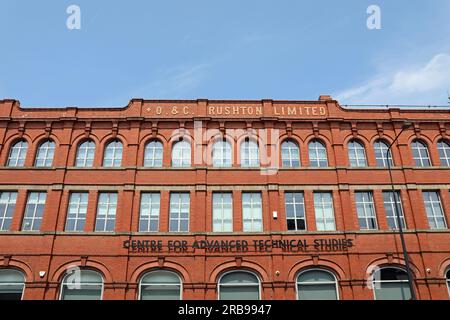 Centre for Advanced Technical Studies in einem ehemaligen Lagergebäude in Großraum Manchester Stockfoto