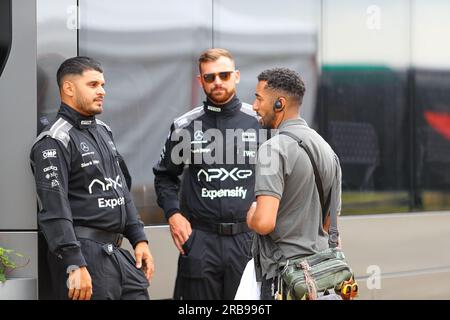 Silverstone Circuit, Silverstone, England, 08. Juli 2023, APEX GP Fictional Team (Apple Movie) während der Formel 1 des Aramco British Grand Prix 2023 – FP3 e Qualifizierung – Formel 1 Championship Credit: Live Media Publishing Group/Alamy Live News Stockfoto