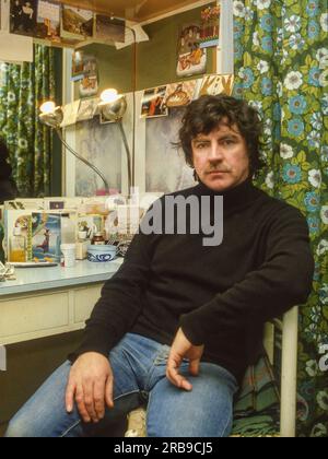 Der britische Stage-, tv- und Filmschauspieler Alan Bates spielte während seiner Bühnenpause im Vaudeville Theatre, London, am 1979. November Stockfoto