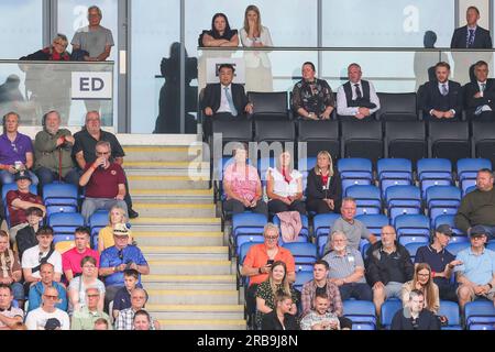 York, Großbritannien. 08. Juli 2023. Dejphon Chansiri im Stand während des mittwochs stattfindenden Spiels York City gegen Sheffield im LNER Community Stadium, York, Großbritannien am 8. Juli 2023 Credit: Every Second Media/Alamy Live News Stockfoto