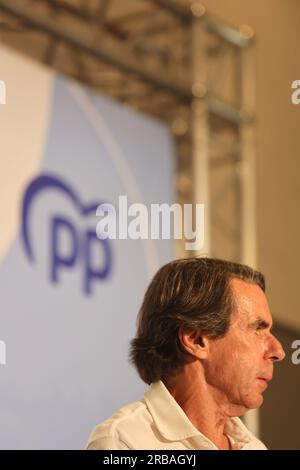8. Juli 2023: 8. Juli 2023 (malaga) ehemaliger Präsident der Regierung und Präsident der FAES-Stiftung, José MarÃ-a Aznar; Der Generalkoordinator der PP und Kandidat Nummer eins der PP von Malaga für den Kongress, ElÃ-AS Bendodo, nimmt an einer öffentlichen Veranstaltung anlässlich des 23J Teil. Im NH MÃ¡laga Hotel. (Kreditbild: © Lorenzo Carnero/ZUMA Press Wire) NUR REDAKTIONELLE VERWENDUNG! Nicht für den kommerziellen GEBRAUCH! Stockfoto