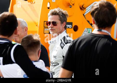 Silverstone, Großbritannien. 8. Juli 2023. Brad Pitt (USA), F1 Grand Prix von Großbritannien auf dem Silverstone Circuit am 8. Juli 2023 in Silverstone, Großbritannien. (Foto von HIGH TWO) dpa/Alamy Live News Stockfoto