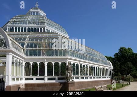 Statue, Palm House, Sefton Park, Mossley Hill, Liverpool, England, Vereinigtes Königreich Stockfoto