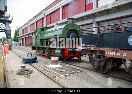 Bristol, England - 16. 2023. Juni: Fahrt mit der Dampfeisenbahn der Bristol Harbour Railway in M Shed Stockfoto