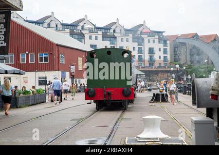 Bristol, England - 16. 2023. Juni: Fahrt mit der Dampfeisenbahn der Bristol Harbour Railway in M Shed Stockfoto