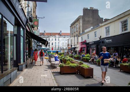 Bristol, England - 16. 2023. Juni: Clifton Village Street Scene Stockfoto
