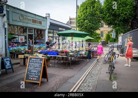Bristol, England - 16. 2023. Juni: Clifton Village Street Scene Stockfoto