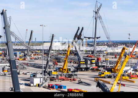 Baumaschinen im Werk Liebherr, Produktion von Mobilkranen und Raupenkranen, offene Fläche, Ehingen (Donau), Baden-Württemberg, Deutschland Stockfoto