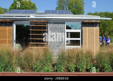 Solar-Decathlon-Gehäuse-Displays - vom Designwettbewerb für von der Sonne angetriebene Häuser - auf der National Mall, Washington, D.C. Stockfoto