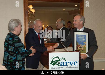 Natiional Association of Recreational Vehicle Parks and Campgrounds (ARVC) National Issues Conference in Washington, D.C., mit Auszeichnungen an Secretary Dirk Kempthorne (ARVC Federal RV'er of the Year) und Assistant Secretary for Fish and Wildlife and Parks R. Lyle Laverty, Jr. (ARVC National Public Service Award) Stockfoto