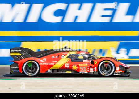 Monza, Italien. 08. Juli 2023. 51 FERRARI AF CORSE ITA M Ferrari 499P Hybrid Alessandro Pier Guidi (ITA) P James Calado (GBR) P Antonio Giovinazzi (ITA während der FIA WEC - 6 Stunden Monza - World Endurance Championship im Autodromo di Monza am 8. Juli 2023 in Monza, Italien (Foto: Fabio Averna/Sipa USA) Kredit: SIPA USA/Alamy Live News Stockfoto