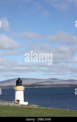 Blick über Loch Indaal von Port Charlotte zum Rest von Islay und Jura Stockfoto