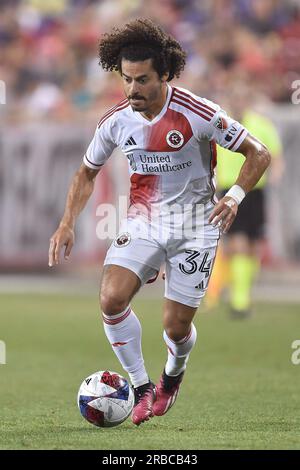 Harrison, New Jersey, USA. 8. Juli 2023. New England Revolution Verteidiger RYAN SPAULDING (34) in Aktion in der Red Bull Arena in Harrison New Jersey New York schlägt New England 2 zu 1 (Kreditbild: © Brooks von Arx/ZUMA Press Wire) NUR REDAKTIONELLE VERWENDUNG! Nicht für den kommerziellen GEBRAUCH! Stockfoto