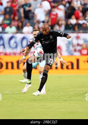 Chicago, USA, 08. Juli 2023. Major League Soccer (MLS) Teal Bunbury (12) von Nashville SC spielt den Ball gegen den Chicago Fire FC auf dem Soldier Field in Chicago, IL, USA. Kredit: Tony Gadomski / All Sport Imaging / Alamy Live News Stockfoto