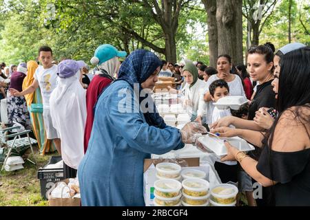 New York, USA. 08. Juli 2023. Atmosphäre während des Eid Adha Festivals im Astoria Park in Queens, New York am 8. Juli 2023. (Foto: Lev Radin/Sipa USA) Guthaben: SIPA USA/Alamy Live News Stockfoto