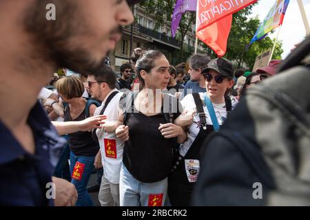 Paris, Frankreich. 08. Juli 2023. März für Adama Traore zu Ehren der Opfer der Polizeigewalt, die vom Polizeipräsidium verboten wurden, am 08. Juli 2023 in Paris. Foto: Christophe Michel/ABACAPRESS.COM Kredit: Abaca Press/Alamy Live News Stockfoto