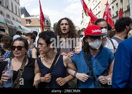 Paris, Frankreich. 08. Juli 2023. März für Adama Traore zu Ehren der Opfer der Polizeigewalt, die vom Polizeipräsidium verboten wurden, am 08. Juli 2023 in Paris. Foto: Christophe Michel/ABACAPRESS.COM Kredit: Abaca Press/Alamy Live News Stockfoto