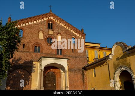 Morimondo, Italien juli 8 2023 - Stadtteil Mailand, Lombardei, Italien, Europa, Zisterzienserabtei Morimondo Stockfoto