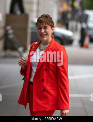 London, England, Großbritannien. 9. Juli 2023. FINANZMINISTERIN VICTORIA ATKINS wird außerhalb von BBC gesehen, während sie am Sonntag mit Laura Kuenssberg auftaucht. (Kreditbild: © Tayfun Salci/ZUMA Press Wire) NUR REDAKTIONELLE VERWENDUNG! Nicht für den kommerziellen GEBRAUCH! Stockfoto