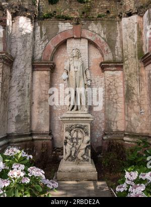 Grinling Gibbons' Statue von Robert Clayton. Gibbons war Mitglied der Royal African Company, die afrikanische Sklaven nach Amerika schickte. Stockfoto