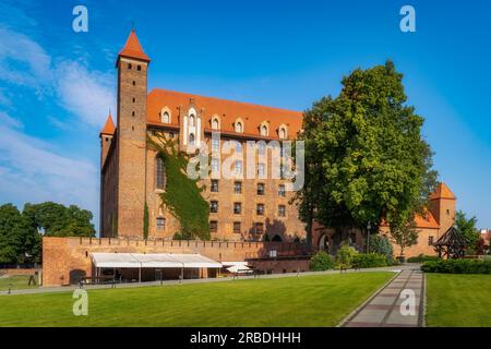 Gniew Castle ist ein ehemaliges Schloss des teutonischen Ritterordens, erbaut im Jahr 1290. Mittelalterliche Burg, am linken Ufer der Weichsel, Polen Stockfoto