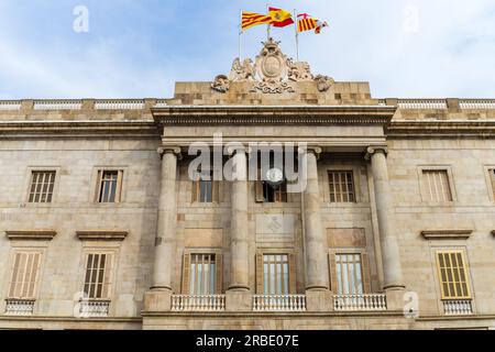 Fassade des Rathauses oder des Stadthauses in Barcelona, Katalonien, Spanien. Stockfoto