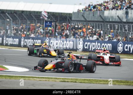 11 IWASA Ayumu (jpn), DAMS, Dallara F2, Action 08 BEARMAN Oliver (gbr), Prema Racing, Dallara F2, Action während der 8. Runde der FIA Formel-2-Meisterschaft 2023 vom 7. Bis 9. Juli 2023 auf dem Silverstone Circuit in Silverstone, Großbritannien Stockfoto