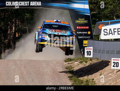 Karlstad, Schweden, 8. Juli, 2023 SS 16 - COLIN's 2 (POWER STAGE) ERC Bauhaus Royal Rally of Scandinavia Mikko HEIKKIL€ (FIN) mit Beifahrer Samu VAALERI (FIN), ?KODAFabia Evo, Mikko HeikkilŠ, RC2 Rally2, ERC1 Kredit: PEO Mšller/Alamy Live News Stockfoto