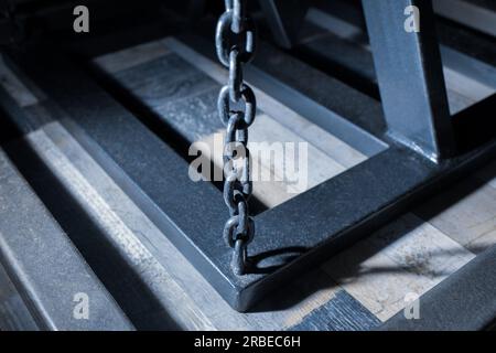 Kettenzug Heben schwere Last Hängen von Gegenständen Winde Hebegurt, Seil Hochleistungsmaschinen Industriebranche. Stockfoto