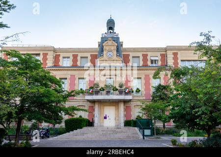 Außenansicht des Rathauses von Alfortville, Frankreich. Alfortville ist eine Stadt im Departement Val-de-Marne in der Region Île-de-France Stockfoto