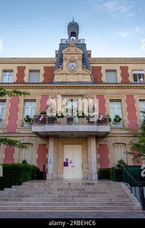 Außenansicht des Rathauses von Alfortville, Frankreich. Alfortville ist eine Stadt im Departement Val-de-Marne in der Region Île-de-France Stockfoto