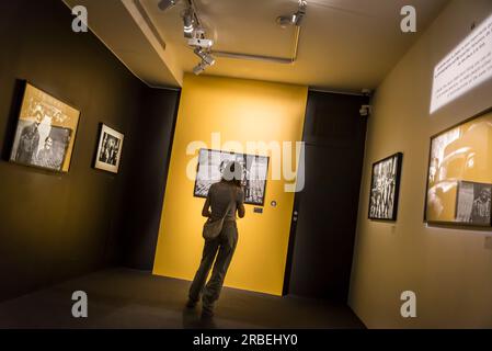 Elliott Erwitt Retrospektive im Maillol Museum, einem Kunstmuseum, das dem Werk des französischen Bildhauers Aristide Maillol gewidmet ist. Paris, Frankreich Stockfoto