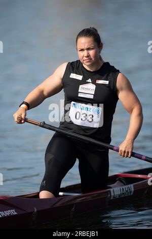 Lisa JAHN (KC Berlin), Gewinnerin, Goldmedaille, Action, Frauenkanu C1 Finale, Frauen, Kanu-Parallelsprint, Kanu-Wettbewerbe am 9. Juli 2023 in Duisburg/Deutschland die Finale 2023 Rhein-Ruhr von 06,07 bis 09.07.2023 Stockfoto