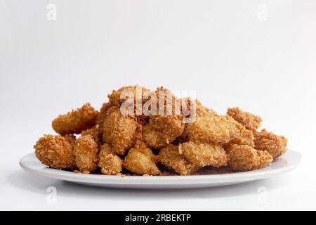 Köstliche knusprige, frittierte Dori-Fischwürfel Stockfoto