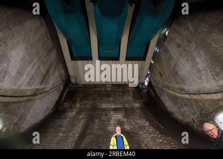 Der 1.200-Tonnen-Bascule mit einem 400-Tonnen-Gegengewicht auf einer Seite der Tower Bridge Stockfoto