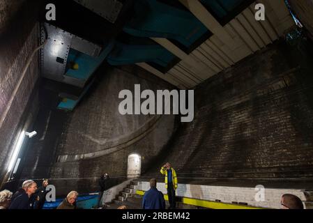 Der 1.200-Tonnen-Bascule mit einem 400-Tonnen-Gegengewicht auf einer Seite der Tower Bridge Stockfoto