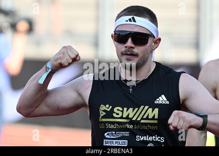 Kassel, Deutschland. 08. Juli 2023. Leichtathletik: Deutsche Meisterschaft in der Auestadion. 100m, Finale, Männer. Yannik Wolf Gesten. Kredit: Swen Pförtner/dpa/Alamy Live News Stockfoto