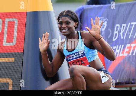 Daryll Neita feiert den Sieg im Frauenfinale 200m während der britischen Leichtathletik-Meisterschaft in der Manchester Regional Arena, Manchester, Großbritannien, 9. Juli 2023 (Foto von Conor Molloy/News Images) Stockfoto