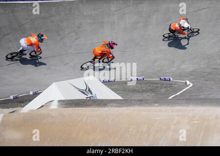 Besancon, Frankreich. 09. Juli 2023. BESANCON, FRANKREICH - JULI 9: Merel Smulders der Niederlande, Michelle Wissing der Niederlande und Manon Veenstra der Niederlande treten am 3. Tag der UEC BMX-Europameisterschaft 2023 beim Complexe sportif du Rosemont am 9. Juli 2023 in Besancon am Finale des Women's Team Time Trial an. Frankreich (Foto von Rene Nijhuis/BSR Agency) Kredit: BSR Agency/Alamy Live News Stockfoto