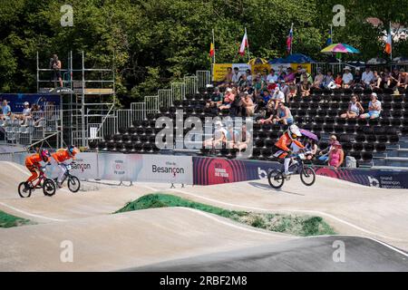 Besancon, Frankreich. 09. Juli 2023. BESANCON, FRANKREICH - JULI 9: Merel Smulders der Niederlande, Michelle Wissing der Niederlande und Manon Veenstra der Niederlande treten am 3. Tag der UEC BMX-Europameisterschaft 2023 beim Complexe sportif du Rosemont am 9. Juli 2023 in Besancon am Finale des Women's Team Time Trial an. Frankreich (Foto von Rene Nijhuis/BSR Agency) Kredit: BSR Agency/Alamy Live News Stockfoto