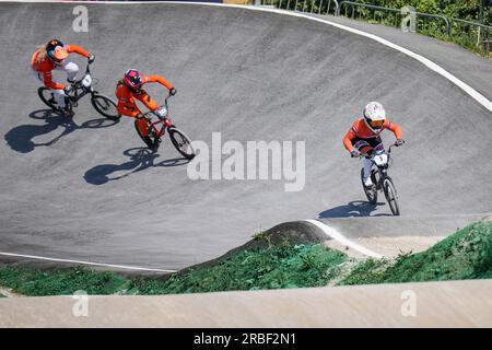 Besancon, Frankreich. 09. Juli 2023. BESANCON, FRANKREICH - JULI 9: Merel Smulders der Niederlande, Michelle Wissing der Niederlande und Manon Veenstra der Niederlande treten am 3. Tag der UEC BMX-Europameisterschaft 2023 beim Complexe sportif du Rosemont am 9. Juli 2023 in Besancon am Finale des Women's Team Time Trial an. Frankreich (Foto von Rene Nijhuis/BSR Agency) Kredit: BSR Agency/Alamy Live News Stockfoto